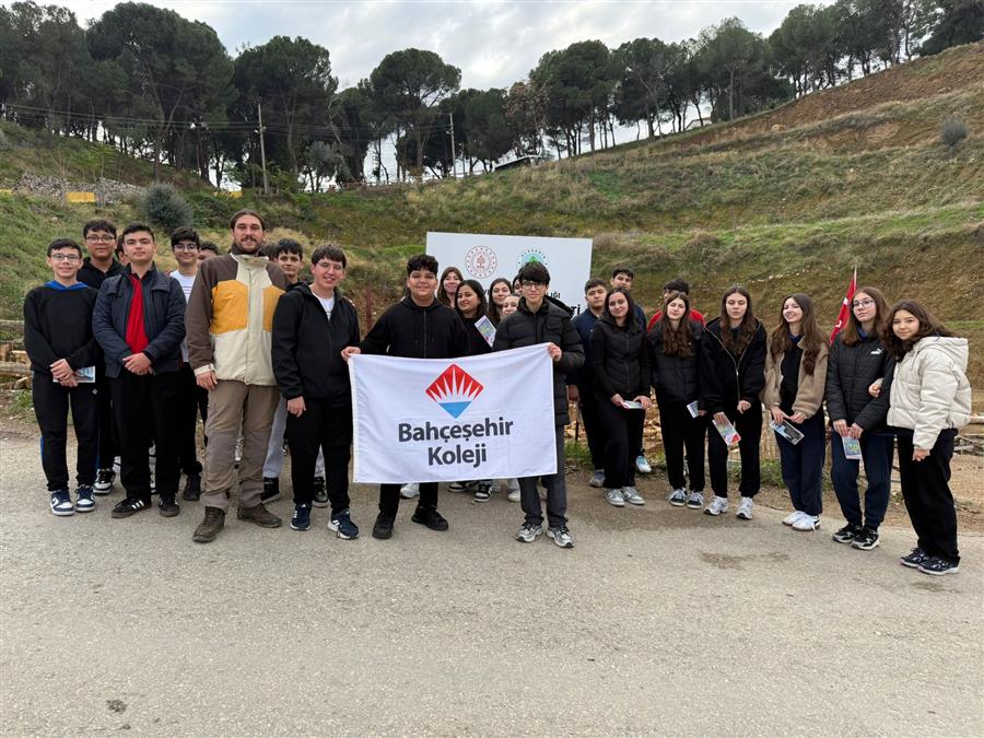 Bahçeşehir Koleji Öğrencilerinden Alaşehir Philadelphia Ören Yeri’ne Eğitim Gezisi