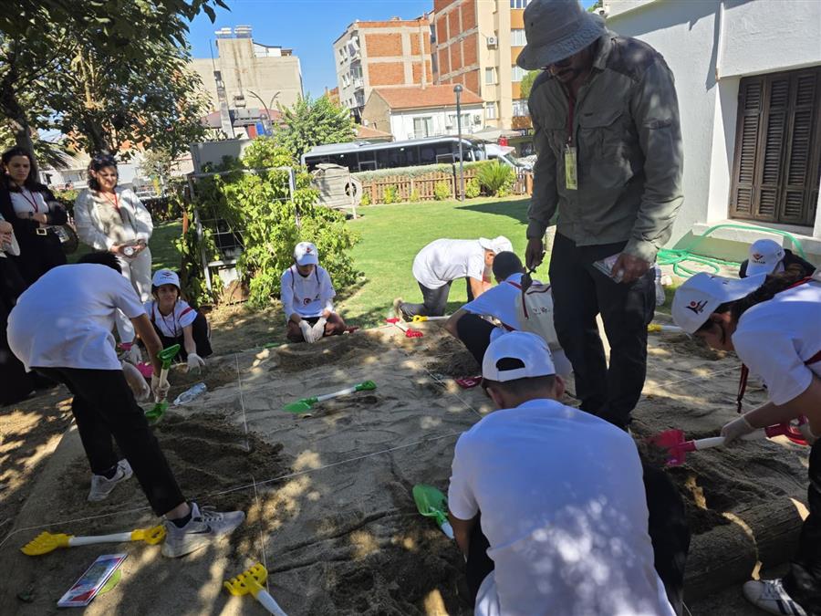 TÜBİTAK 4008 ile Gençler Philadelphia’da Arkeolojiyle Buluştu
