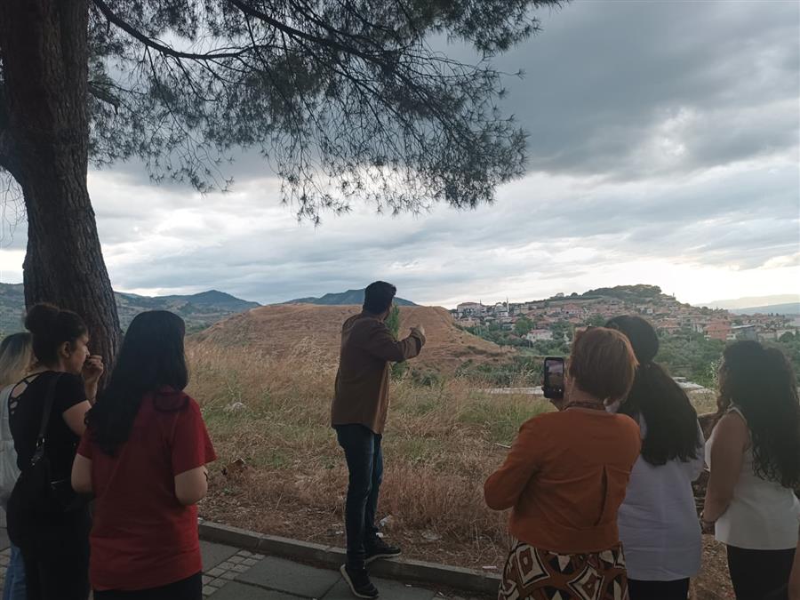 Bilim ve Sanat Alaşehir’de Buluştu: Akrepler Korku Değil, İlham Kaynağı Oldu